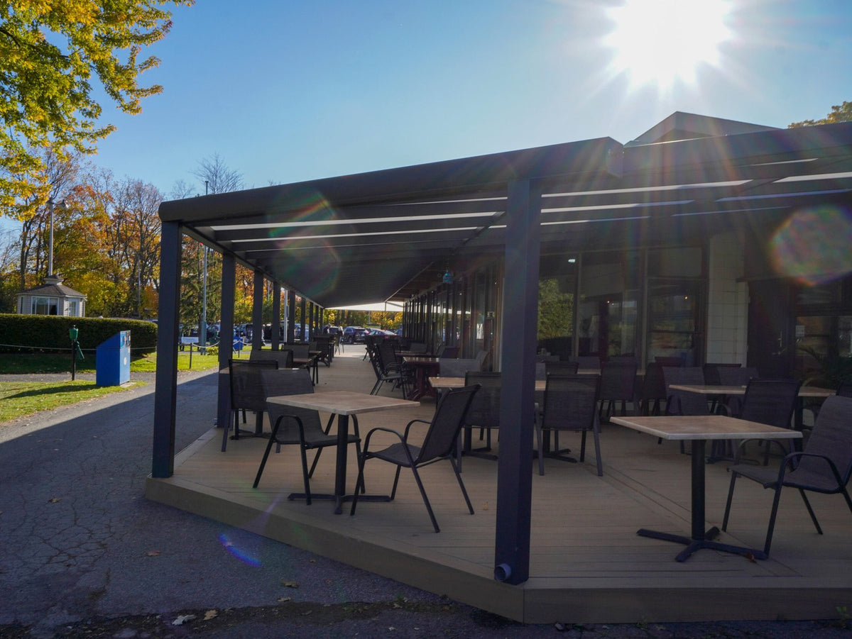 EG Aluminum custom aluminum sunroom at Club de Golf St-Lambert, Montréal, Québec